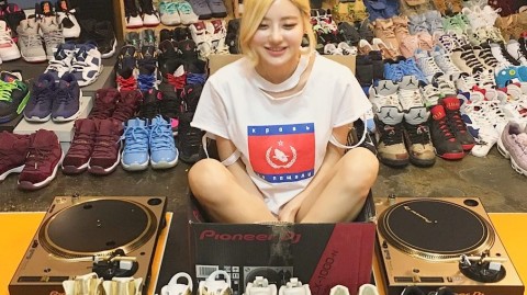 球鞋女神DJ Soda：从打碟台到鞋墙，她的Air Jordan帝国