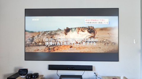 在家搞出150英寸巨幕！用了小米激光电视，我家客厅再也回不去了