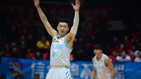 疆湖再现丨那年周琦布拉切换手疾走 刘炜掌舵老将逆生长