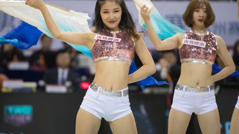 江苏肯帝亚主场大胜福建浔兴 篮球宝贝扇子舞燃爆全场