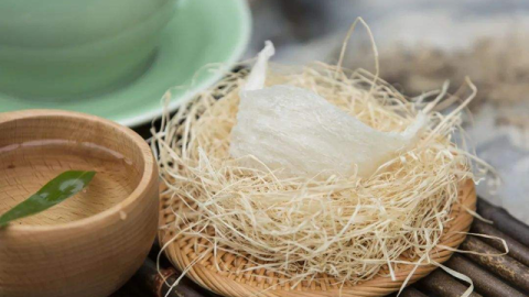 小仙炖燕窝怎么样？这碗鲜炖燕窝凭啥能连续8年卖第一