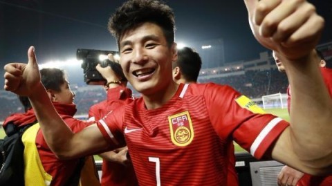 标题：伊朗3-0十人朝鲜，A组头名完美收官