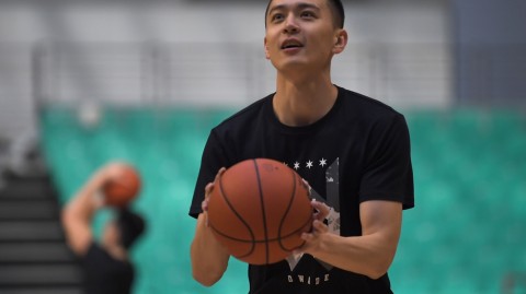辽篮本溪秣马厉兵，剑指总冠军！郭士强携新援巴斯钟诚全力冲刺新赛季