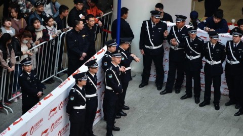 辽篮双子星人气爆棚 郭艾伦杨鸣引爆球迷热情
