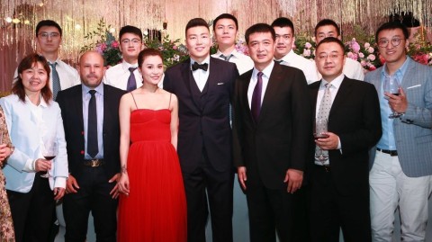 情义无价恩怨消散 李根北京婚礼答谢宴演绎铁汉柔情