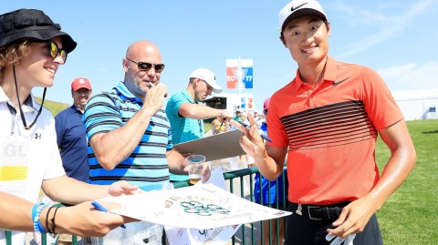 李昊桐备战美国公开赛与球迷互动展现大将风范