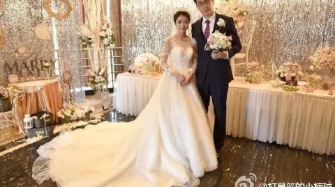 篮坛扣将吴楠迎娶蓉城娇妻 从冠军荣耀到幸福殿堂