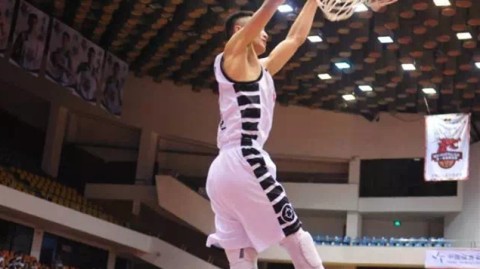 NBL经典对决：安徽文一主场三分绝杀河北翔蓝，吉布森演绎零点二秒传奇