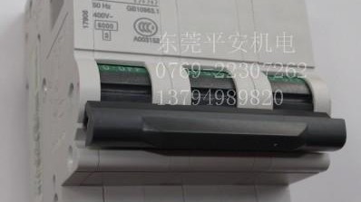 家里的电闸总“乱发脾气”？也许它只是在呼唤一位像施耐德这样的“沉稳管家”