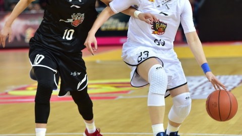 琼斯制霸内线吴迪同台竞技 山西女篮大胜陕西迎赛季转折