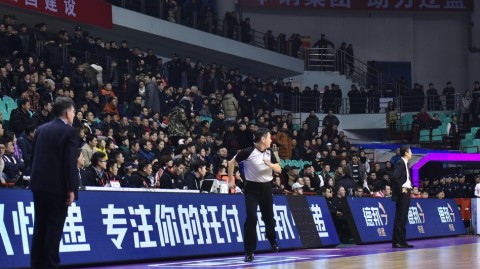 辽篮主场爆冷不敌江苏 球迷心碎提前退场
