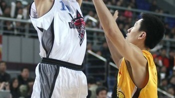 CBA季后赛：辽篮加时胜广厦总比分3-0晋级四强