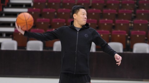李春江指导宝刀未老 超远三分引领广厦全力备战