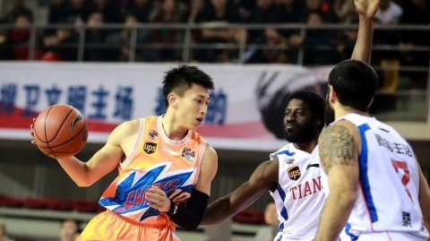 津沪鏖战与鲁闽争锋：回首CBA常规赛的那些经典瞬间