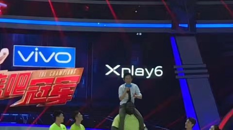 大鲨鱼驾到！奥尼尔在来吧冠军背起何炅，把贾乃亮宋茜都玩坏了