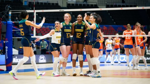 巴西女排3-1力克荷兰，六连胜登顶积分榜
