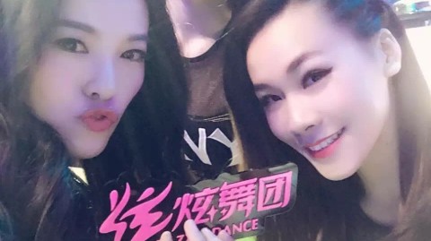 CBA赛场上的“小黑妹”晓华：从竞走运动员到啦啦队招牌的完美蜕变