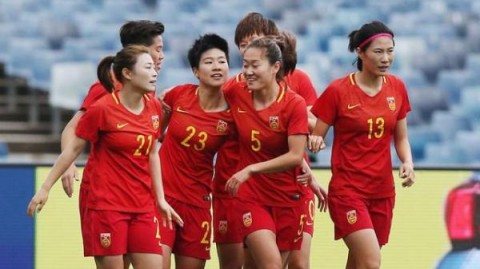 争议判罚难阻开门红！中国女足1-0险胜卡塔尔
