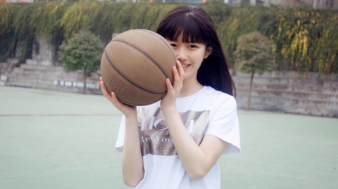 现实版赤木晴子：爱篮球的纯真女孩